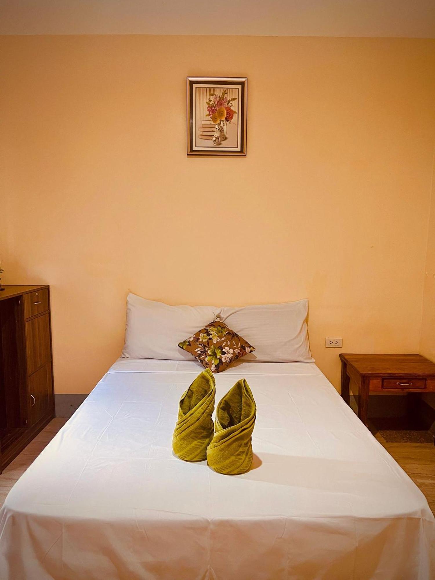 Indino Guesthouse 몰볼 외부 사진